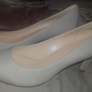 Grey Nine West Heels Size Size 9